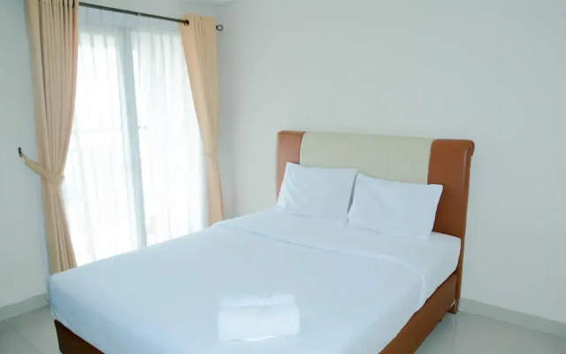 Simply Studio Room Atria Residence Apartment near Summarecon Mall By Travelio