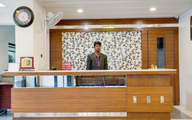 Capital O 49135 Sri Simran Park Hotel