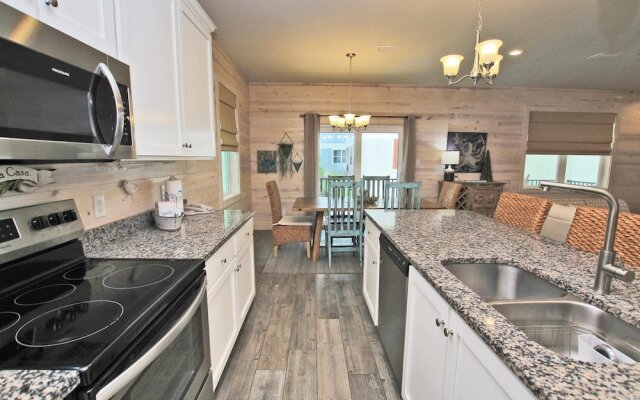 Romeo Beach by Youngs Suncoast