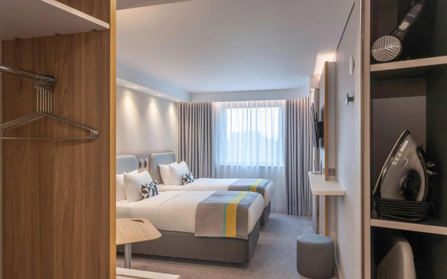 Holiday Inn Express Hotel Dublin Airport by IHG