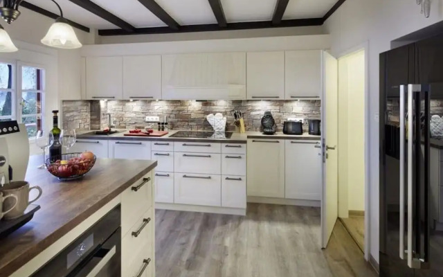 Modern Apartment Near Centre