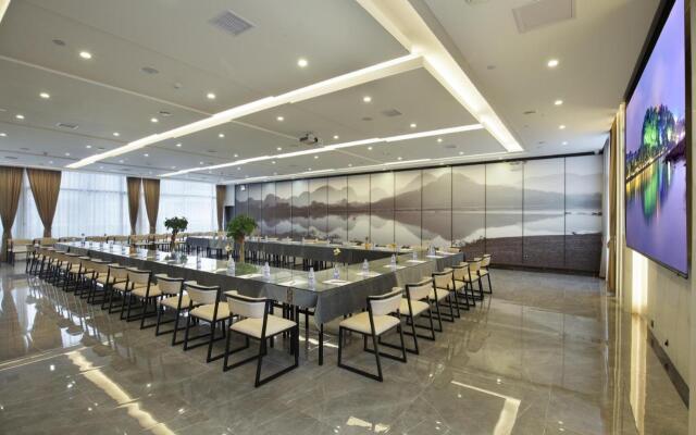 Wing Hotel Guilin - Central Square
