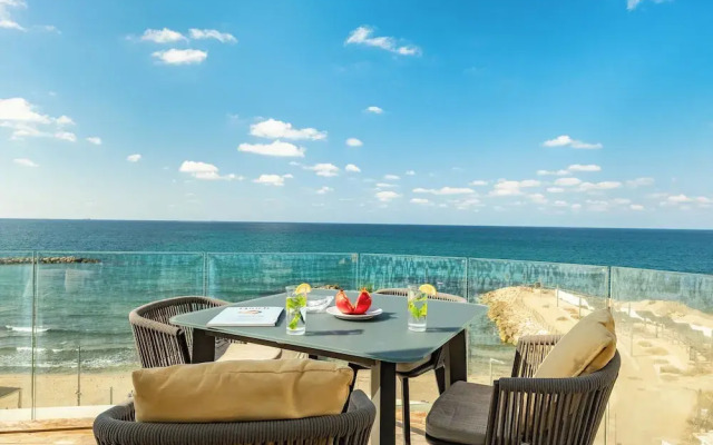Rooftop Jacuzzi Penthouse by Sea N' Rent