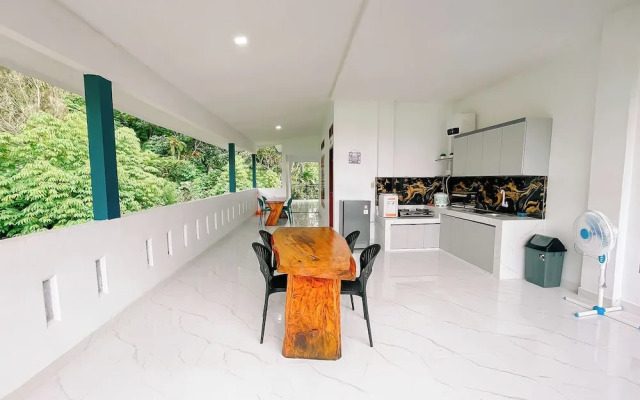 Simangande View & Resto By Helocus