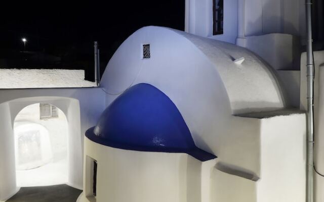 Church & Cave - Santorini Private Residences