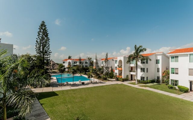 Playa Linda Apartments