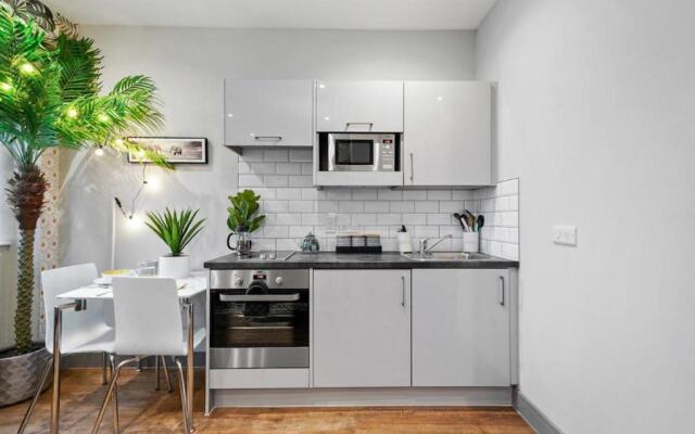 Luxury 1bed Studio Apt-city Centre-wifi-parking