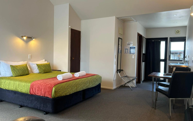 Alpine Glacier Motel – Guest Rooms – Franz Josef
