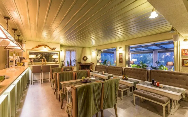 Boutique Hotel Skamnos
