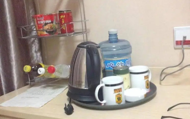 Super 8 Hotel Jinan Railway Station Square