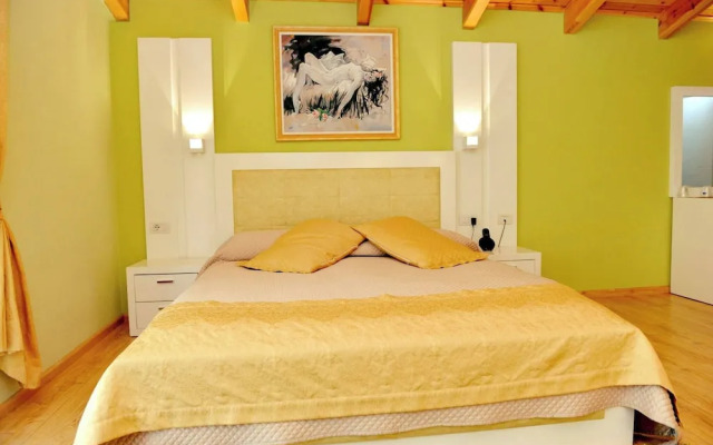 White City Hotel