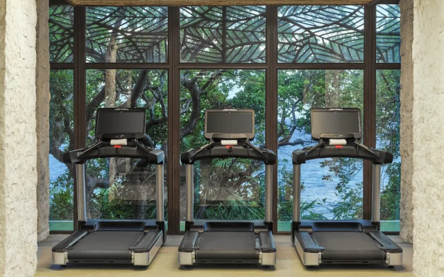 Kimpton Grand Roatan Resort And Spa by IHG