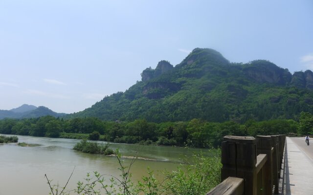 Wuyishan Old Street Hill Lodge