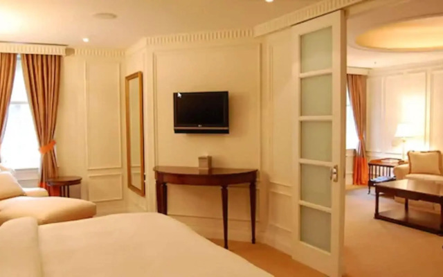 Windsor Arms Hotel