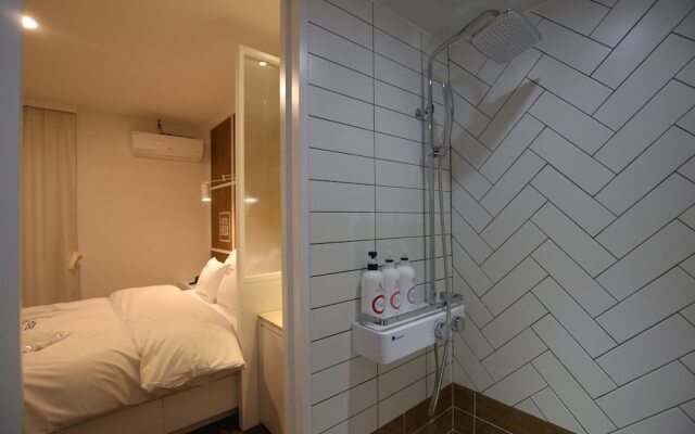 Box Hotel