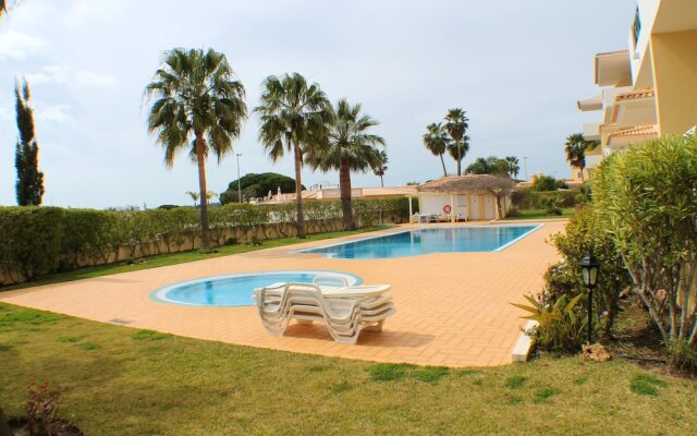 Apartment With 2 Bedrooms in Albufeira, With Pool Access, Enclosed Gar