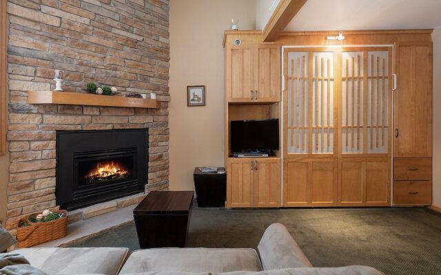 Iron Horse C5083 Studio Bedroom Condo by RedAwning