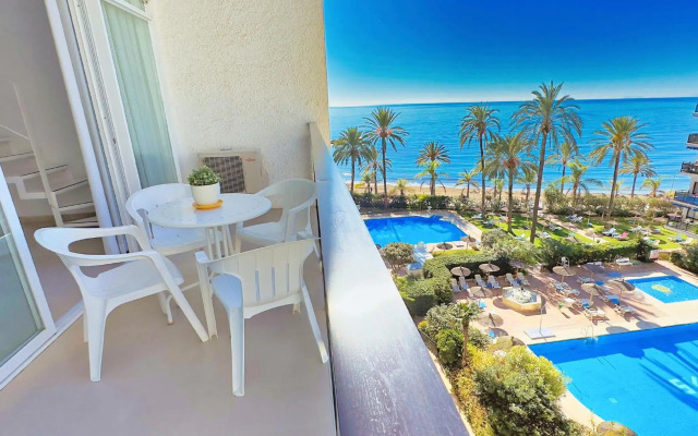 Skol 302 Super One-bedroom Duplex with Sea Views