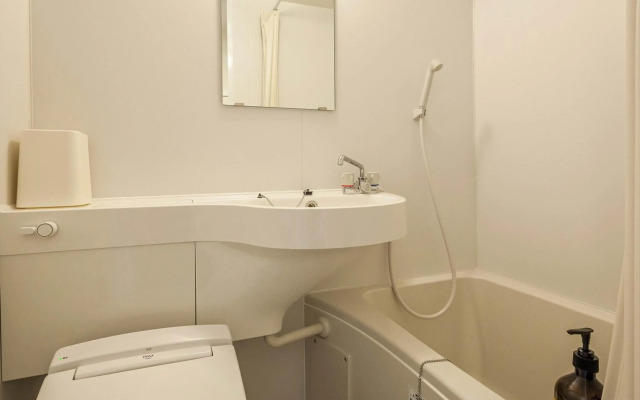 Living Inn Asahibashiekimae Premier