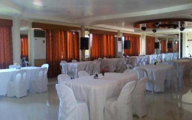 Aquari Travellers Suites