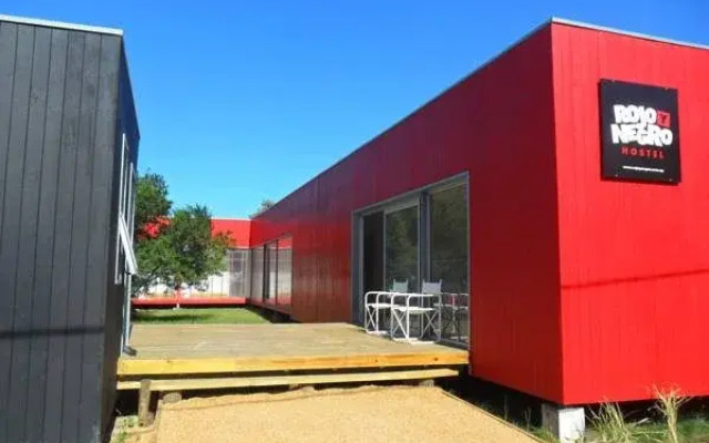 Rojo y Negro Hostel - Posada