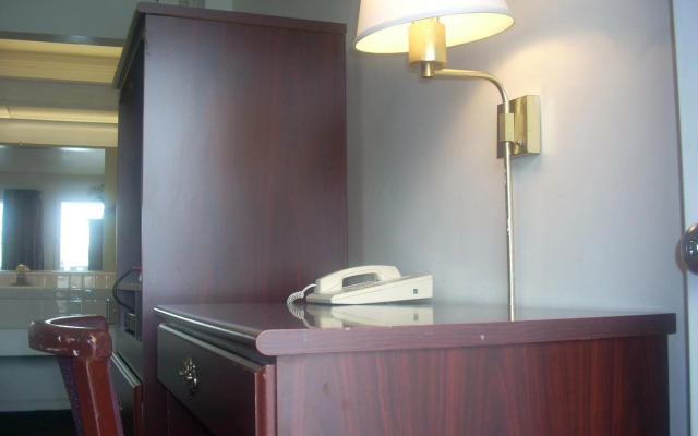 Economy Inn Monterey