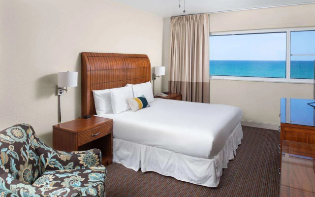 Sherry Frontenac Oceanfront Hotel