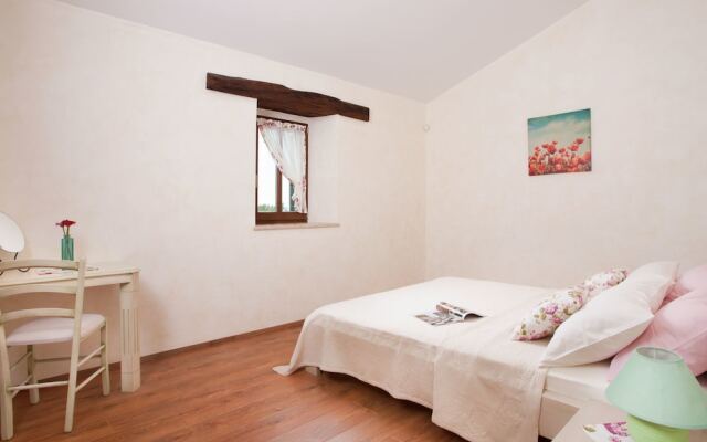 Beautiful Villa in Sveti Lovrec With Barbecue