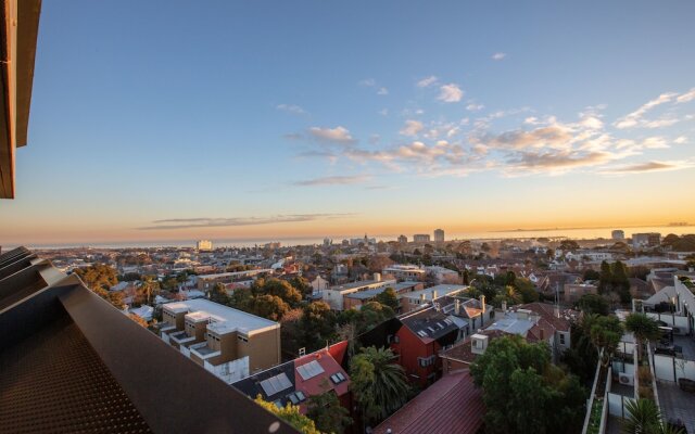 107light Filled Cozy Apt in the Heart of St Kilda