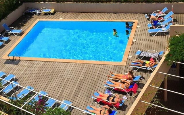 Cannes Beach 615