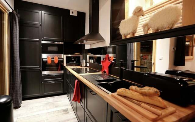 Luxury Chalet in Valloire With Wood Burning Stove and spa