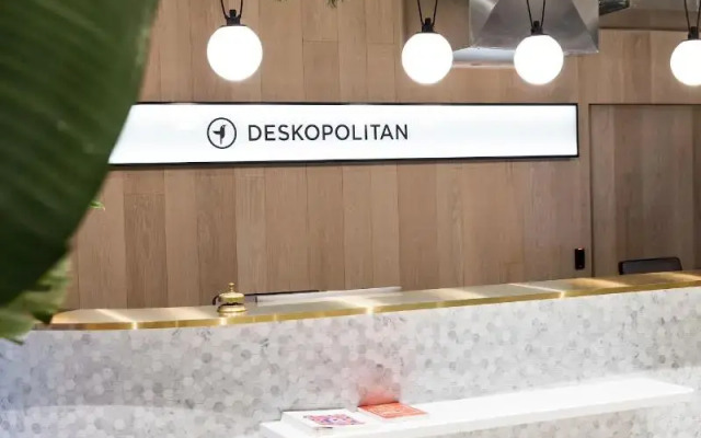 Deskopolitan House