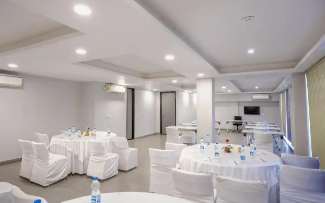 Inde Hotel Golf Course Extension