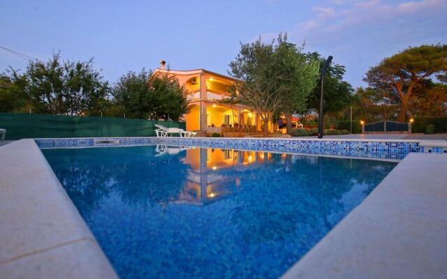 Apartments Nikaia