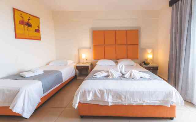 Отель Chrispy Waterpark Resort