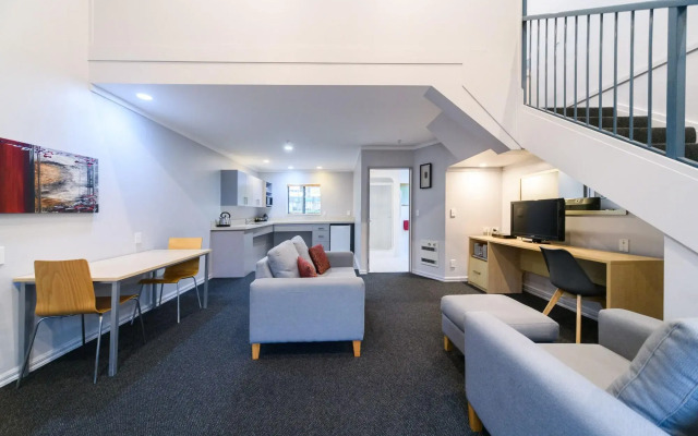 Aubyn Court Spa Motel