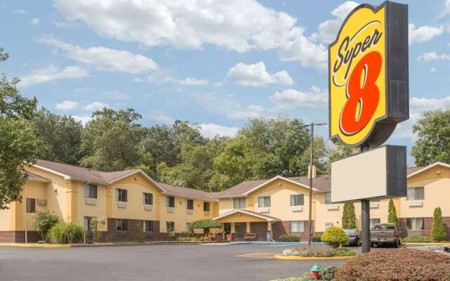 Super 8 by Wyndham Radford VA