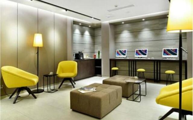 Home Inn Plus Beijing Tuanjie Lake Metro Station