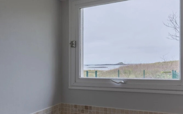 House in Ploudalmezeau With Garden & Terrace