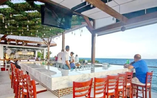 Luxury Apartment near Beach