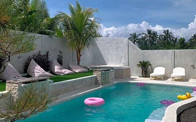 Kelapa Surf Villa