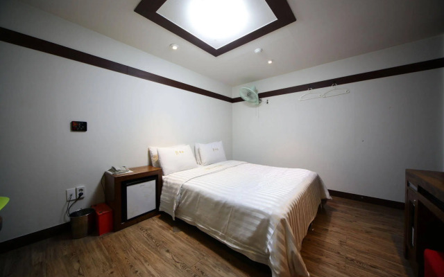 Castle Motel Iksan