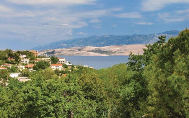Beautiful Home in Bosana With Wifi and 2 Bedrooms