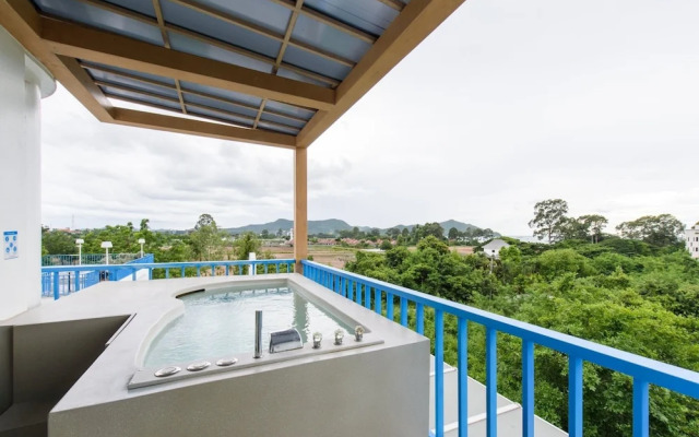 Costa Village Jacuzzi Bangsaray
