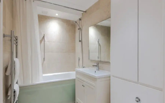 Lovely 2-bed House in Knightsbridge Central London