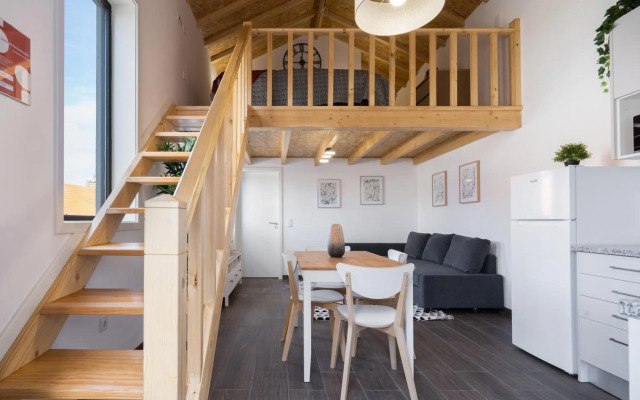 Stylish Duplex House - Terrace & River View