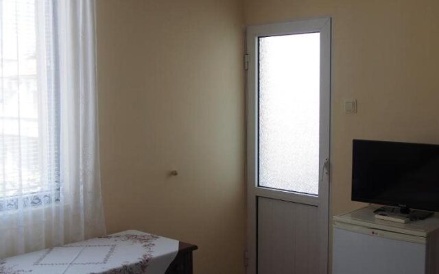 Keni Guest House