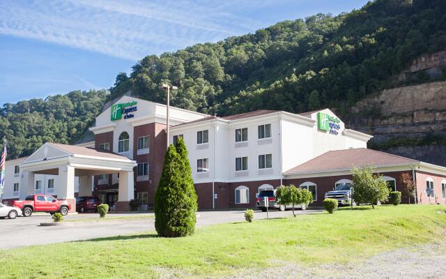 Holiday Inn Express Hotel & Suites, an IHG Hotel