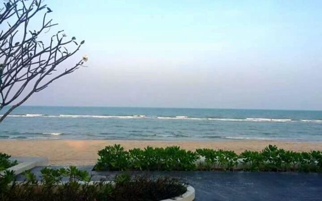 Rain Cha-Am Huahin by Cozy Sea