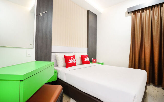 ZEN Rooms Near Mitra Raya